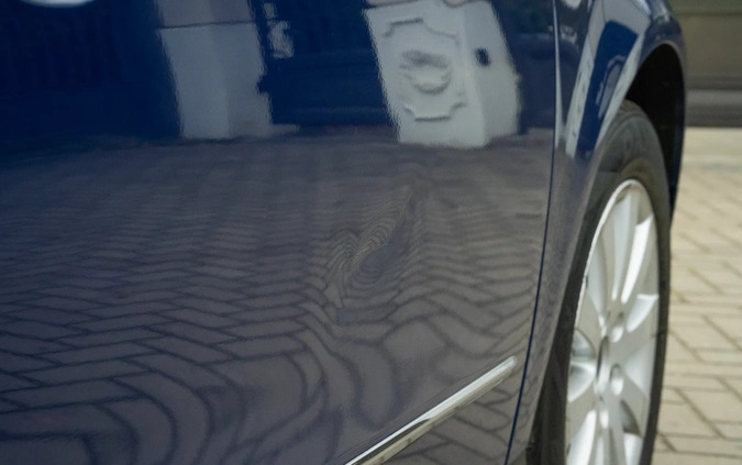 Volkswagen Passat cena 18450 przebieg: 255000, rok produkcji 2009 z Piaseczno małe 121